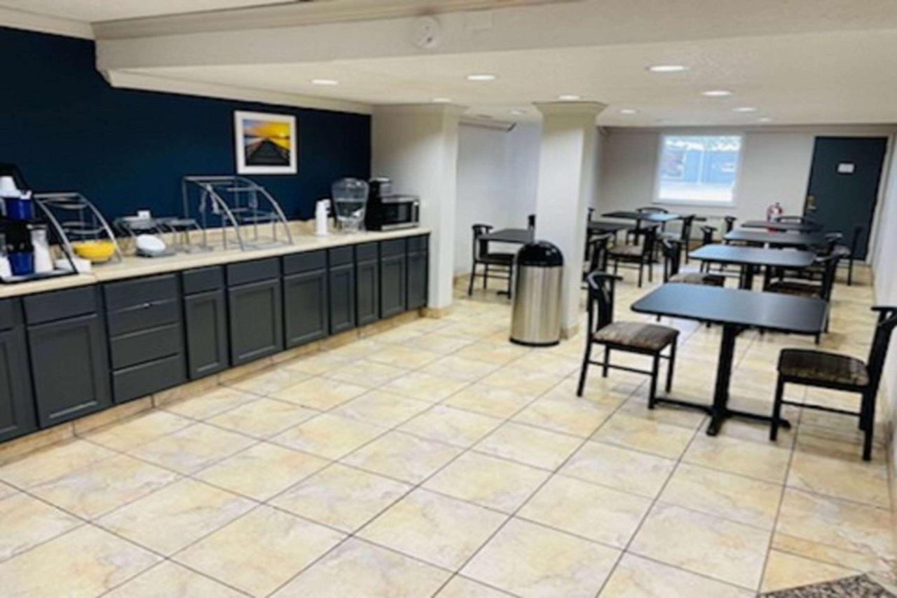 Days Inn And Suites By Wyndham Port Huron Exteriér fotografie